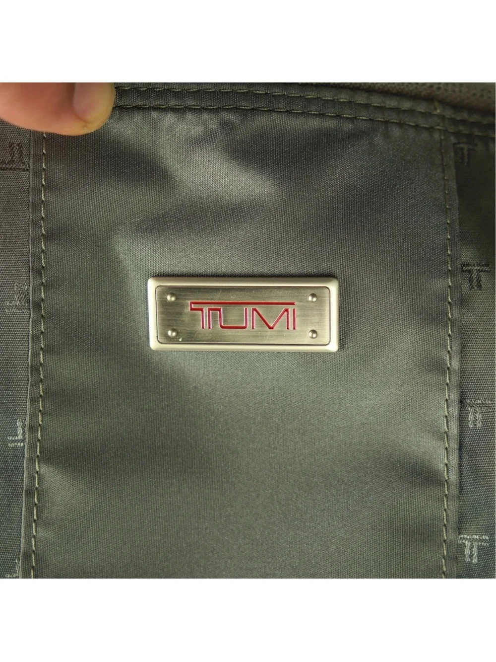 Tumi Alpha Compact 2 Wheel Weekender Carry On Overnight Duffle 22040S4 Gray